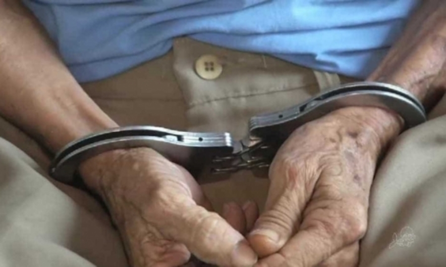 Idoso de 82 anos é flagrado se masturbando em parque e acaba preso