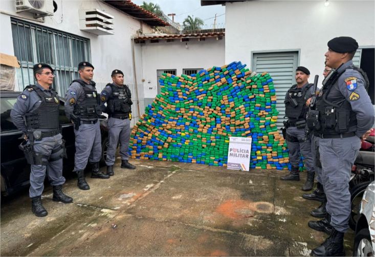 Caminhoneiro é preso com mais de 1 tonelada de maconha