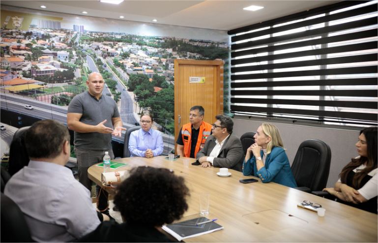 Abilio apresenta projeto que destina R$ 1 mil para famílias com casas interditadas e decreta emergência