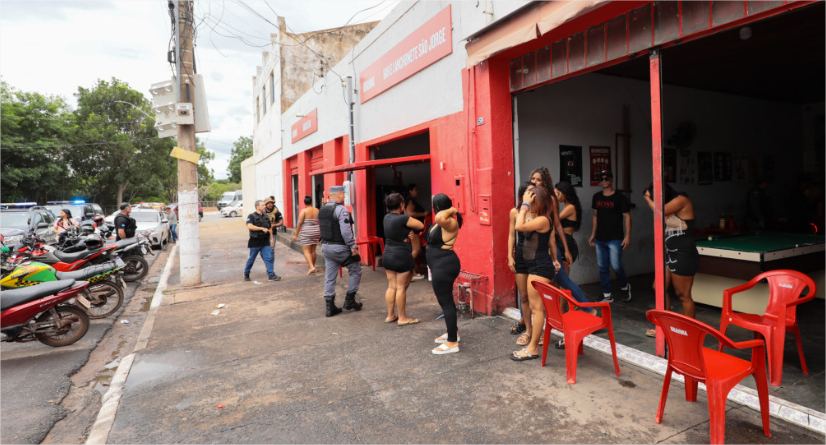 Operação fecha 4 bares na Orla do Porto por indícios de prostituição