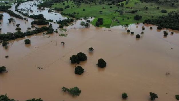 Sobe para 23 o número de municípios em situação de emergência por causa das chuvas em MT; vídeo