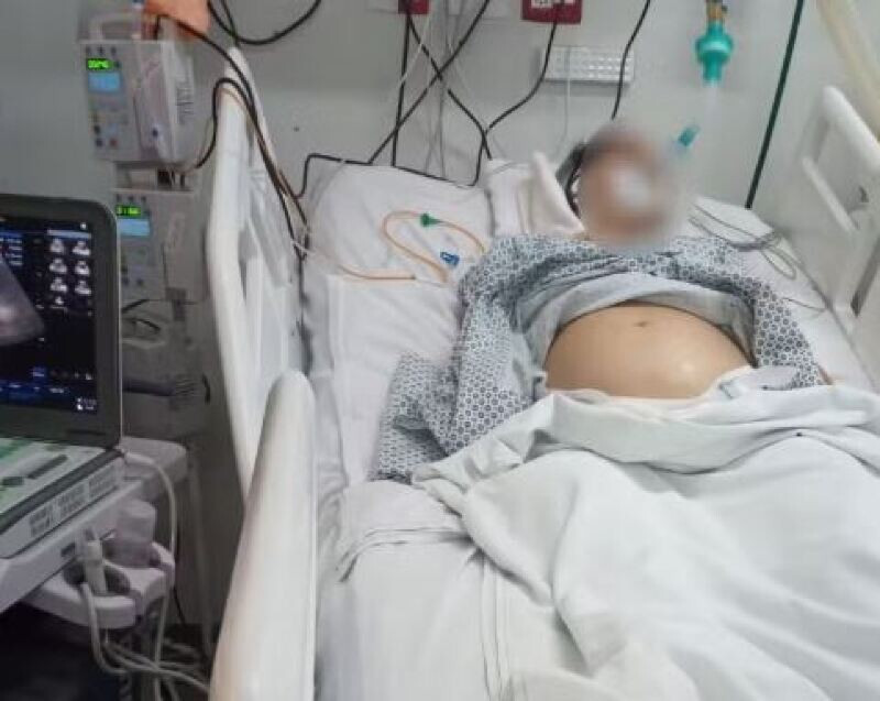 Bebê que nasceu de mãe mantida viva por aparelhos morre com um dia de vida