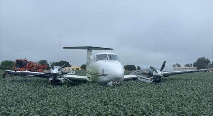 Avião King Air da Amaggi cai em lavoura de soja; fotos