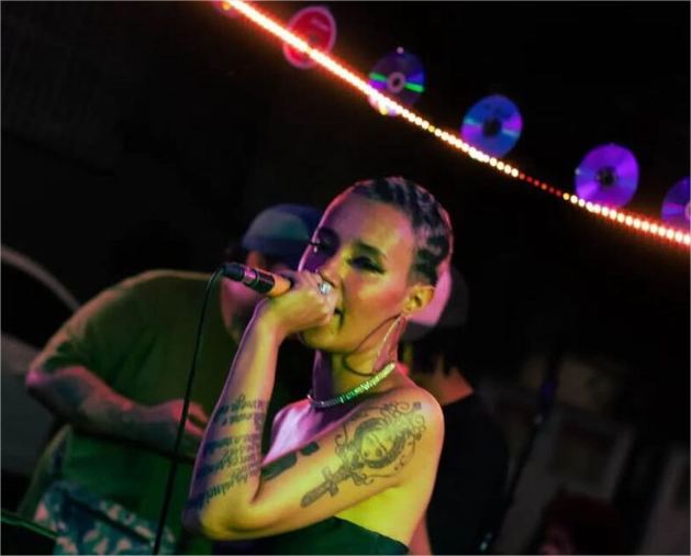 Corpo de rapper que estava desaparecida é encontrado enrolado em tapete