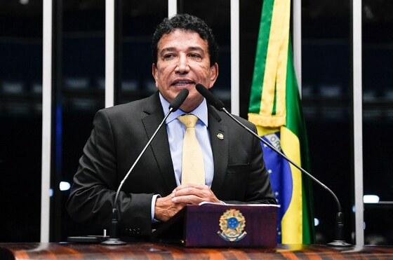 Senador protocola projeto de decreto legislativo para anular nova regra do Pix