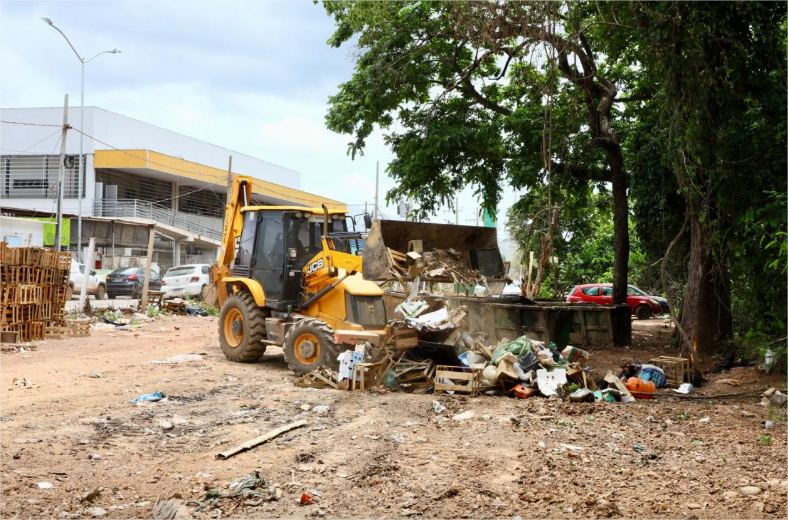 Prefeito de Cuiabá resolve acúmulo de lixo nos fundos do Mercado do Porto