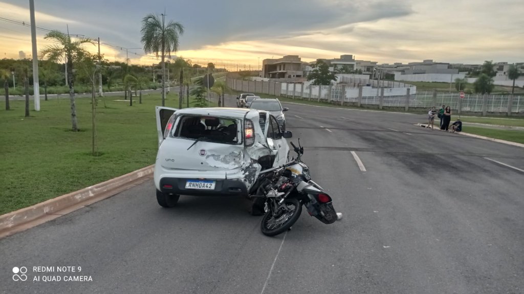 Motociclista morre após bater na traseira de carro enquanto praticava ‘racha’ em Várzea Grande