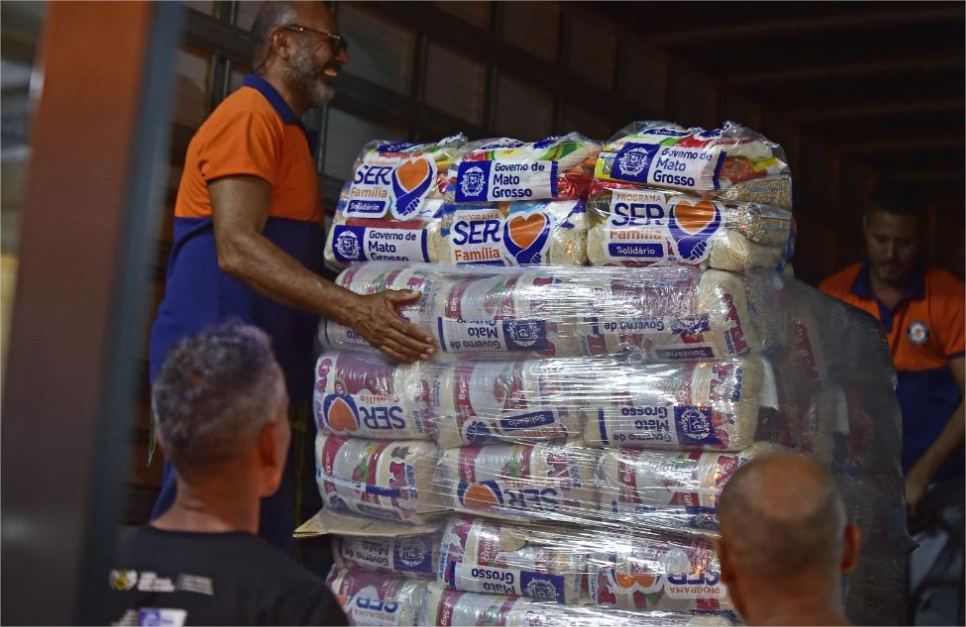 Primeira-dama de MT coordena envio de ajuda emergencial para cidades atingidas pelas chuvas