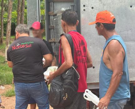 Cuiabá terá que garantir alimentação à população de rua; Abilio assina TAC no MP