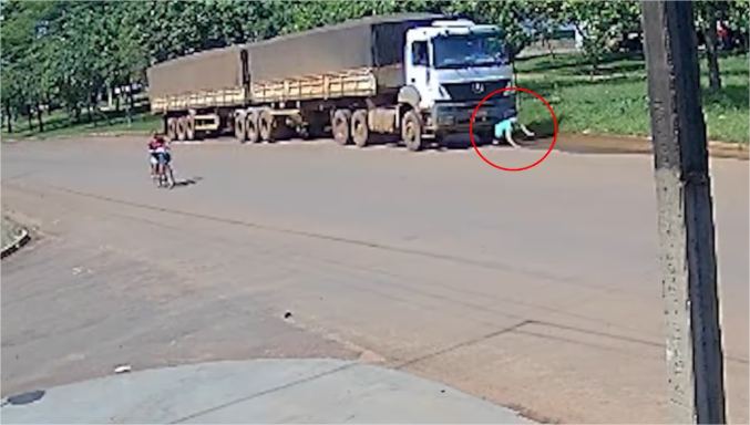 Idosa atropelada por caminhão em MT trata câncer e teve braço amputado; vídeo