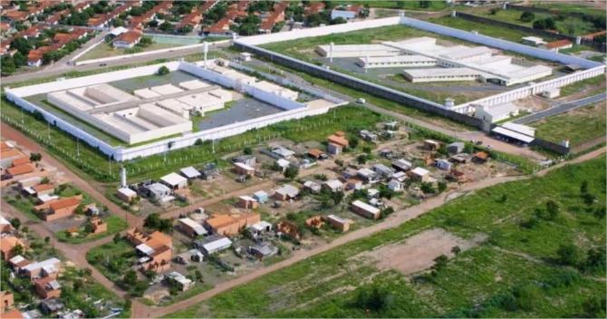 Líder de facção que ordenou morte de jogador de futebol é transferido para presídio federal