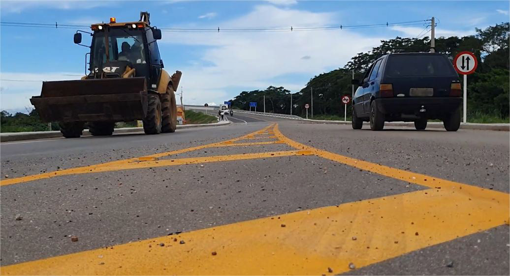 Motoristas não esperam inauguração e já usam ponte inacabada