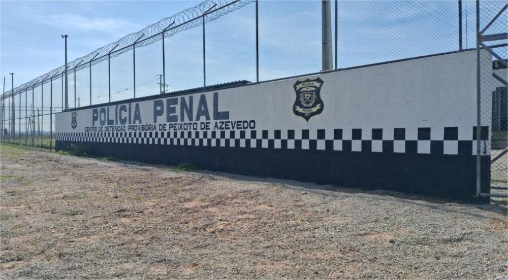 Presidiários fazem motim depois de terem fuga impedida por polícia penal