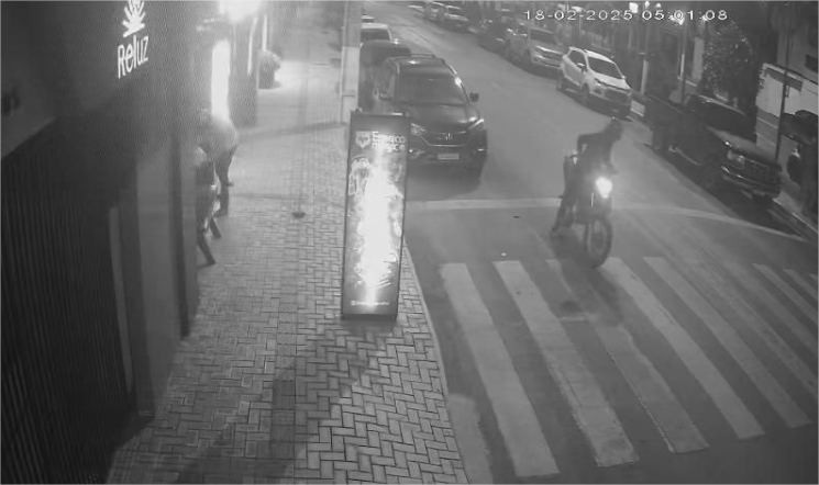 Polícia prende um dos acusados de jogar coquetel molotov em loja de Primavera