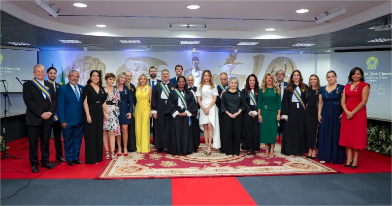 Primeira-dama de MT recebe Medalha da Ordem do Mérito Judiciário do TRT-MT em reconhecimento às ações sociais