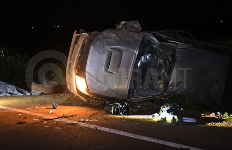 Avó e neta morrem após caminhonete capotar em rodovia de MT