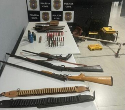 Invasão de fazenda termina com prisões, apreensão de armas e equipamentos de desmate