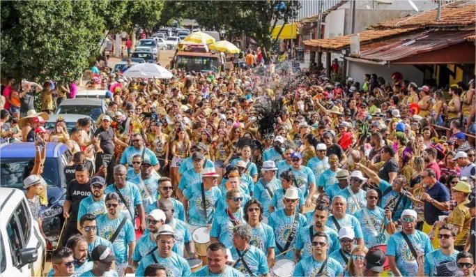 Mais de 30 mil pessoas devem ir ao Carnaval de Chapada; confira shows