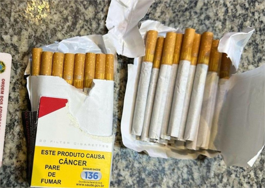 Advogados são flagrados tentando levar maços de cigarros a presos na penitenciária