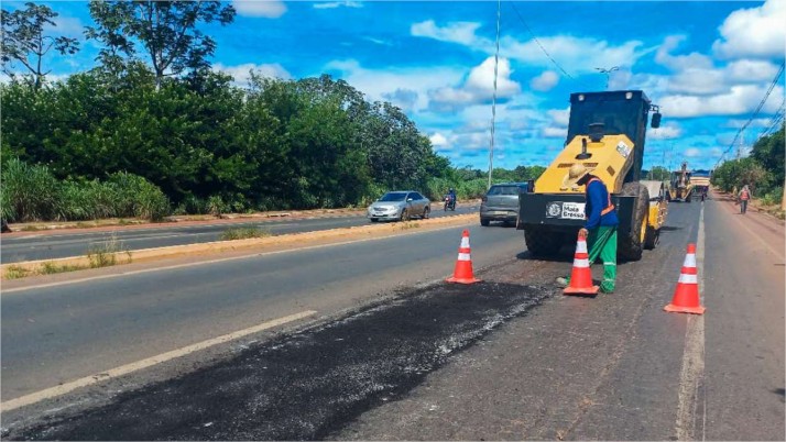 Prefeitura realiza operação tapa-buraco na rodovia Mário Andreazza