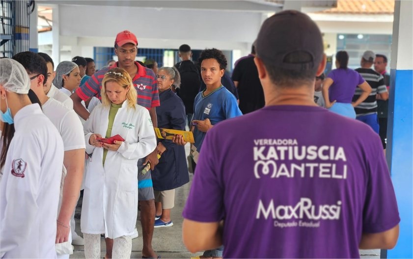 Katiúscia Mantelli celebra adesão popular em primeira ação social do ano