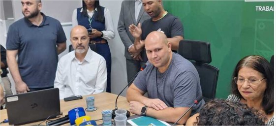 Abilio diz que pagará salário de maio dentro do mês