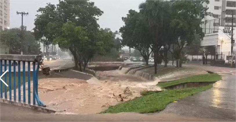 Defesa Civil atua em 21 bairros após temporal e alerta sobre novos riscos em Cuiabá; vídeo