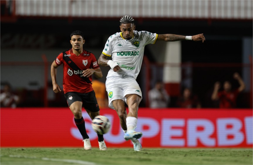 Atlético-GO e Cuiabá empatam em jogo com gol anulado no fim; veja melhores momentos