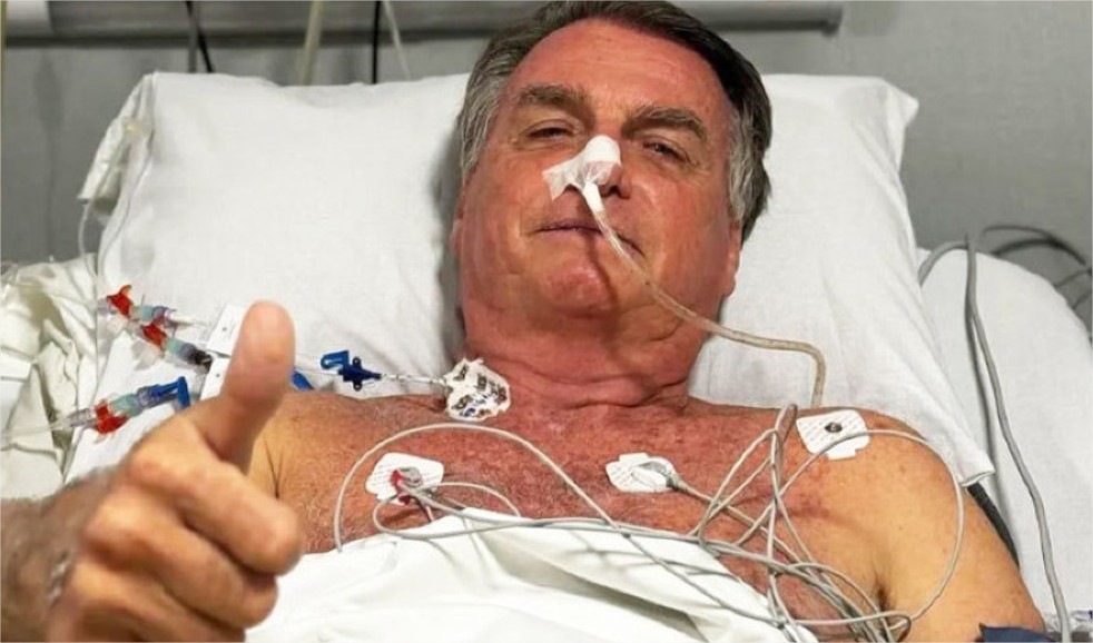 Após 12 horas, médicos encerram cirurgia de Bolsonaro; quadro é estável