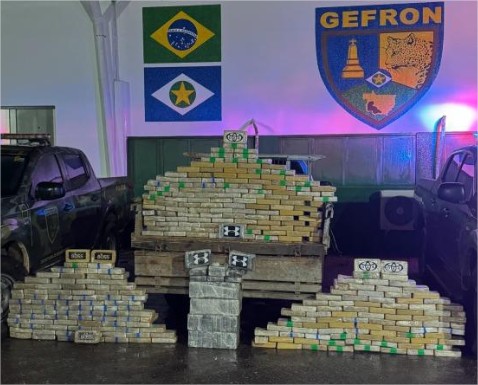 Traficante com R$ 6 milhões em drogas troca tiros com a polícia e morre na fronteira