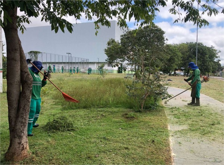 Serviços de limpeza, manutenção e reparos na iluminação são reforçados em vários bairros