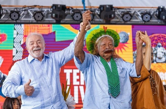Lula vai condecorar cacique Raoni com Ordem Nacional do Mérito