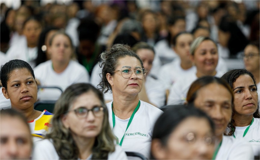 Prefeito exige diálogo direto entre cuidadores e pais de alunos com deficiência