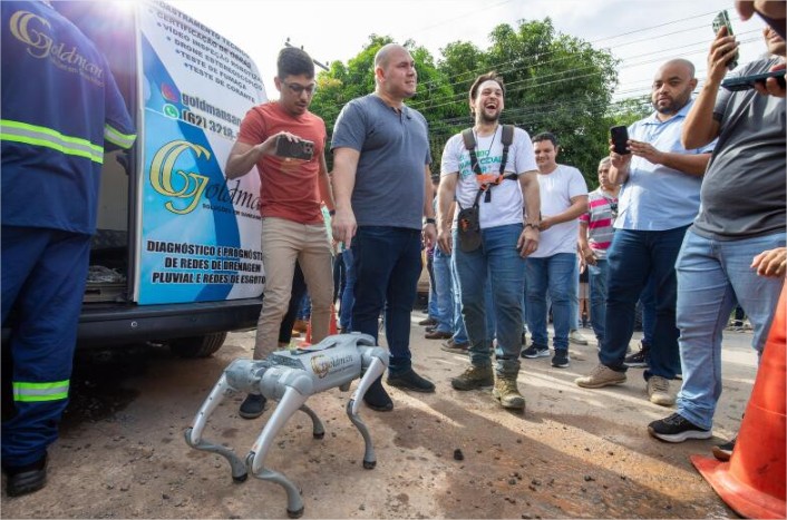 Prefeitura testa robô que ajuda a desentupir bueiros; vídeo