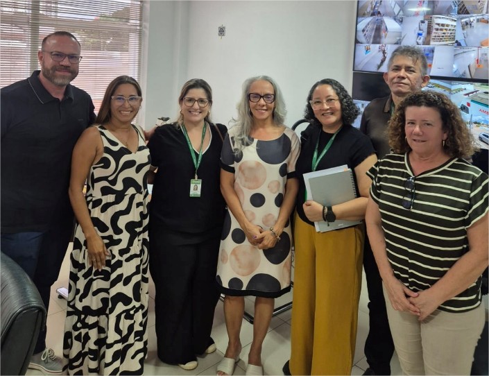 Secretária de Saúde ouve demandas de servidores da Vigilância Sanitária