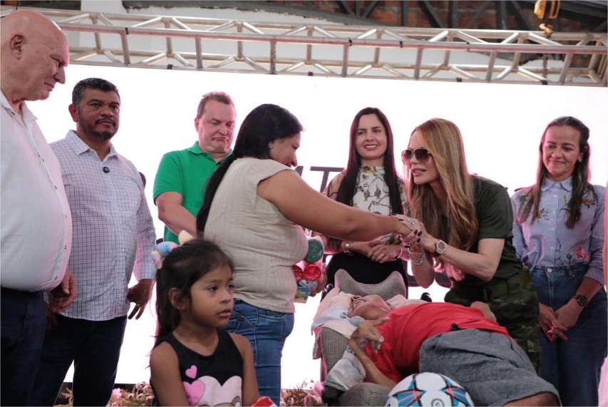 Mutirão da cidadania coordenado pela primeira-dama de MT atende mais de mil pessoas em Vila Bela