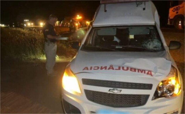 Andarilho morre após ser atropelado por ambulância em MT
