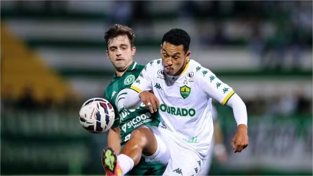 Chapecoense vence o Cuiabá na Arena Condá e entra no G-4 da Série B