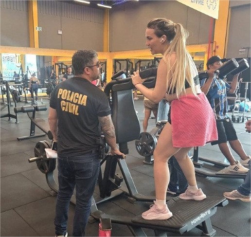 Vídeo: Falsa médica que atendia crianças e gestantes é presa dentro de academia