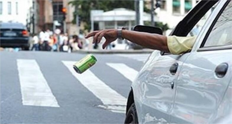 Quem jogar lixo em espaços públicos e no trânsito em MT vai ser multado em R$ 5 mil