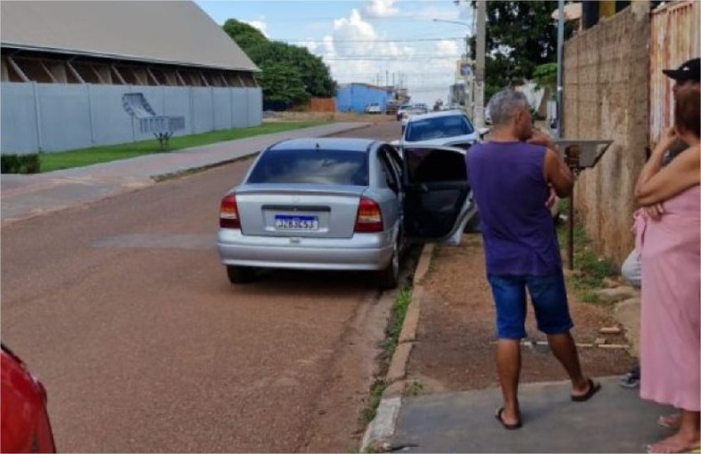 Morador de rua é encontrado morto em carro em Várzea Grande