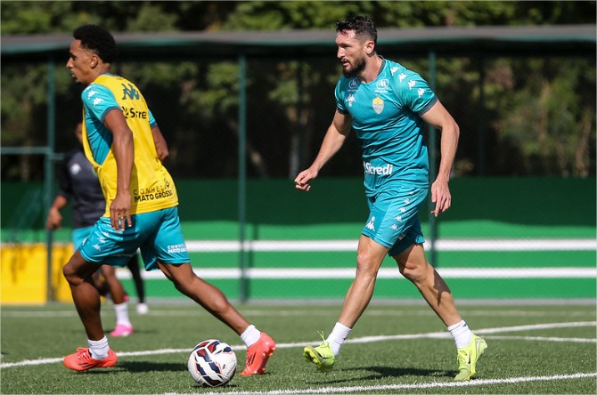 Cuiabá visita Chapecoense nesta sexta e tenta retornar ao G-4 da Série B