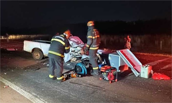 Mulher morre em batida entre SUV e Pampa na MT-130; veja imagens