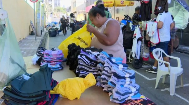 Ambulantes começam a trabalhar em espaço autorizado pela Prefeitura de Cuiabá