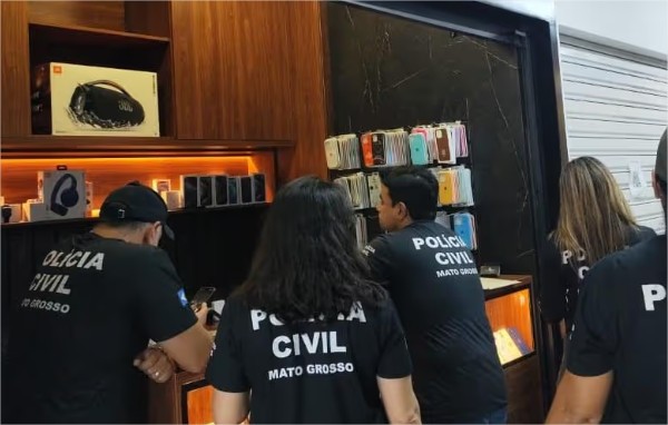 Donos de lojas em shoppings de Cuiabá e VG são presos acusados de vender celulares roubados