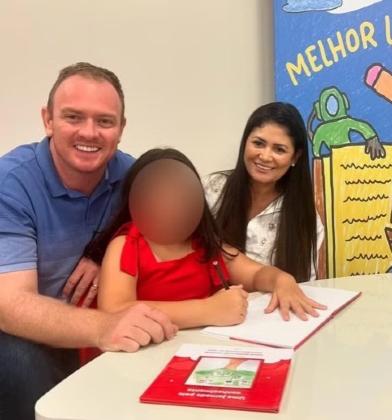 Menina de 7 anos esfaqueada pelo pai precisa de doação de sangue