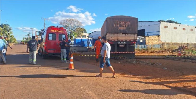 Motorista morre atropelado pelo próprio caminhão enquanto realizava reparos