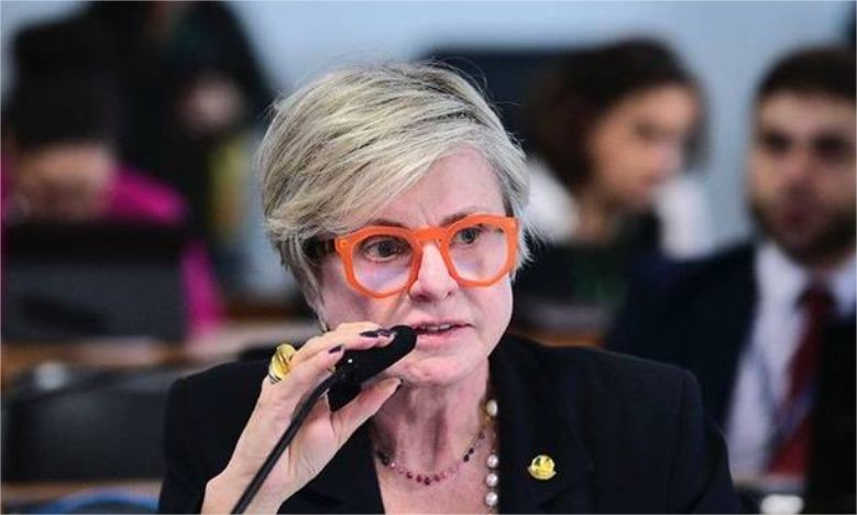 Senadora de MT chama Eduardo de ‘moleque’ e o culpa por Bolsonaro estar de tornozeleira