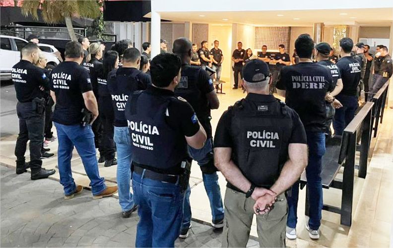 Polícia sequestra apartamentos e fazendas em operação; Servidor do TJ está foragido