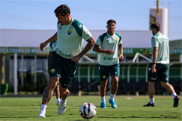 Cuiabá enfrenta o Goiás fora de casa e tenta voltar ao G-4; veja detalhes da partida